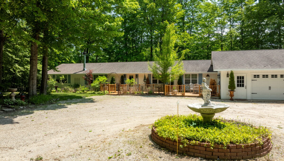 10863 Old Stage Rd Sister Bay Wisconsin Summer ext-1