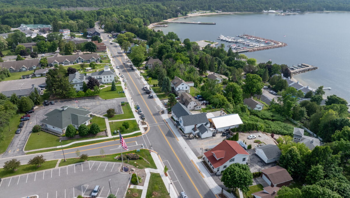 7863 Hwy 42 Egg Harbor Wisconsin Summer Ext-21